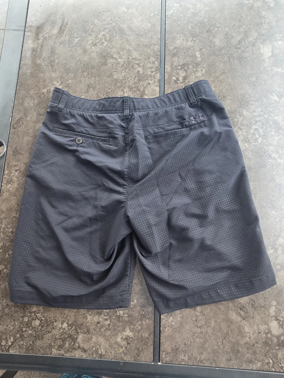 Men's Under Armour Performance Golf Shorts. 34" waist. EUC.  - photo 2