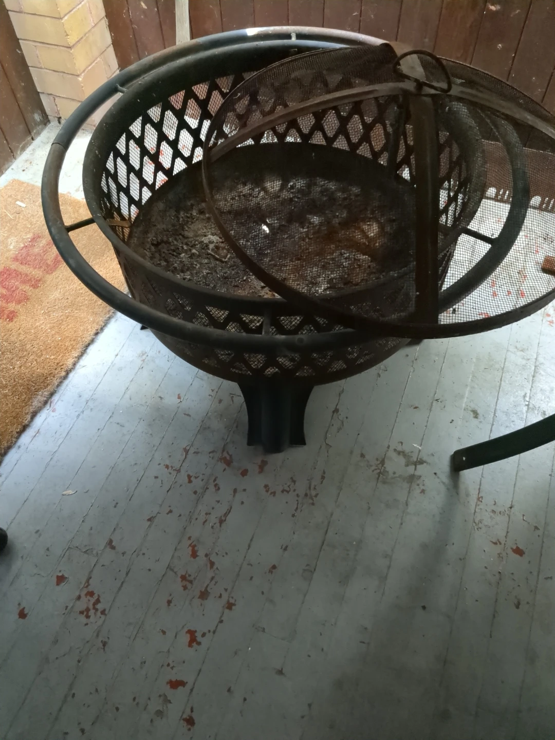 Outdoor 24" Steel Firepit With Lid - photo 4