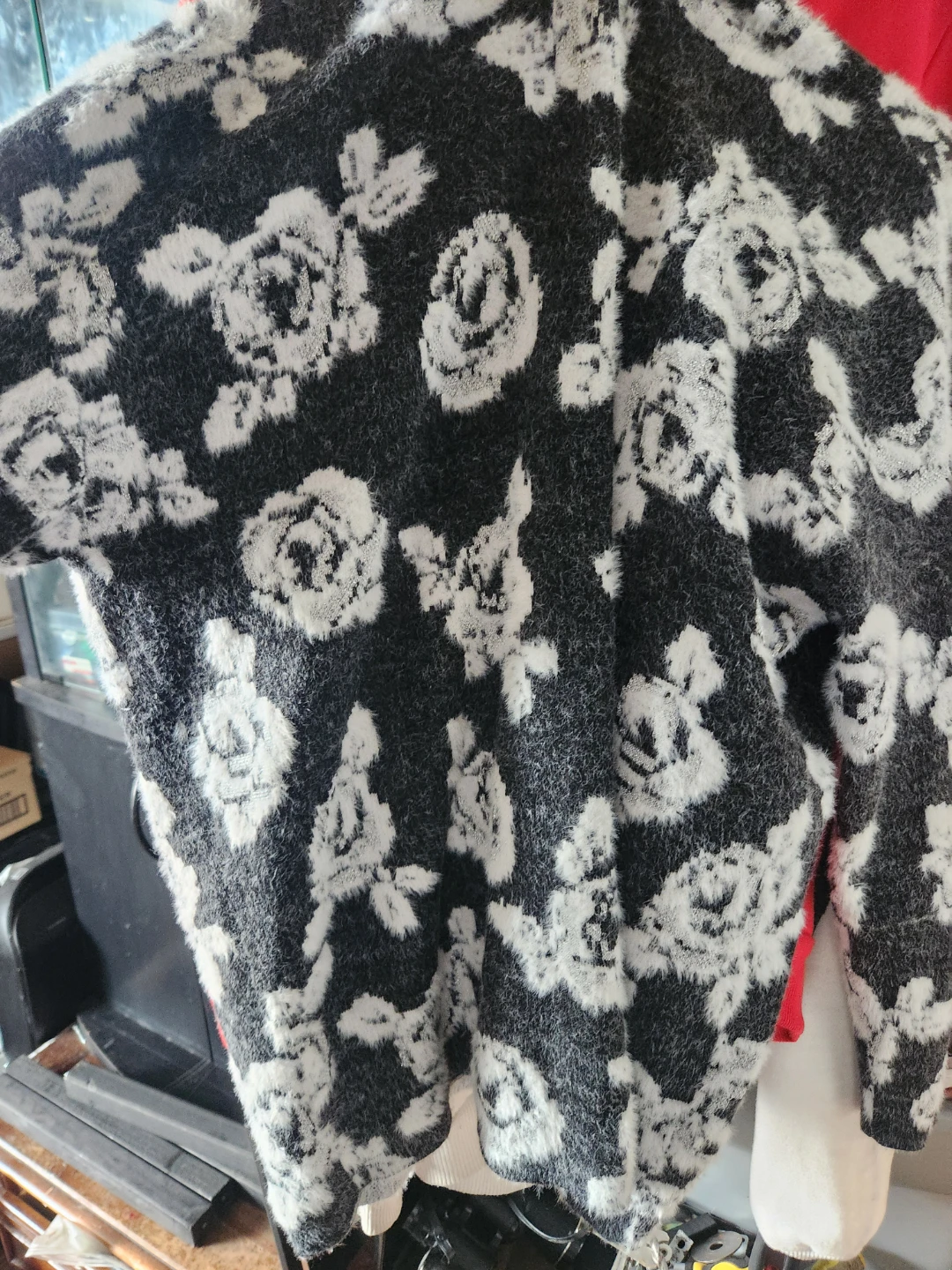 FUTURE V-Neck Floral Sweater - Size L - photo 2