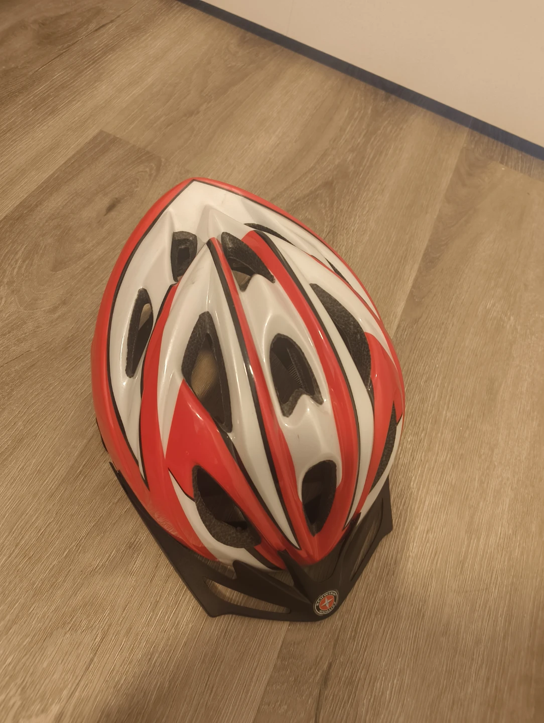 Schwinn Sidewinder 1800 Mountain Bike with helmet - photo 4