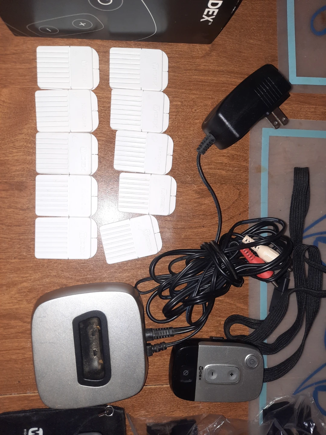 Widex Evoke hearing aids with accessories - photo 4