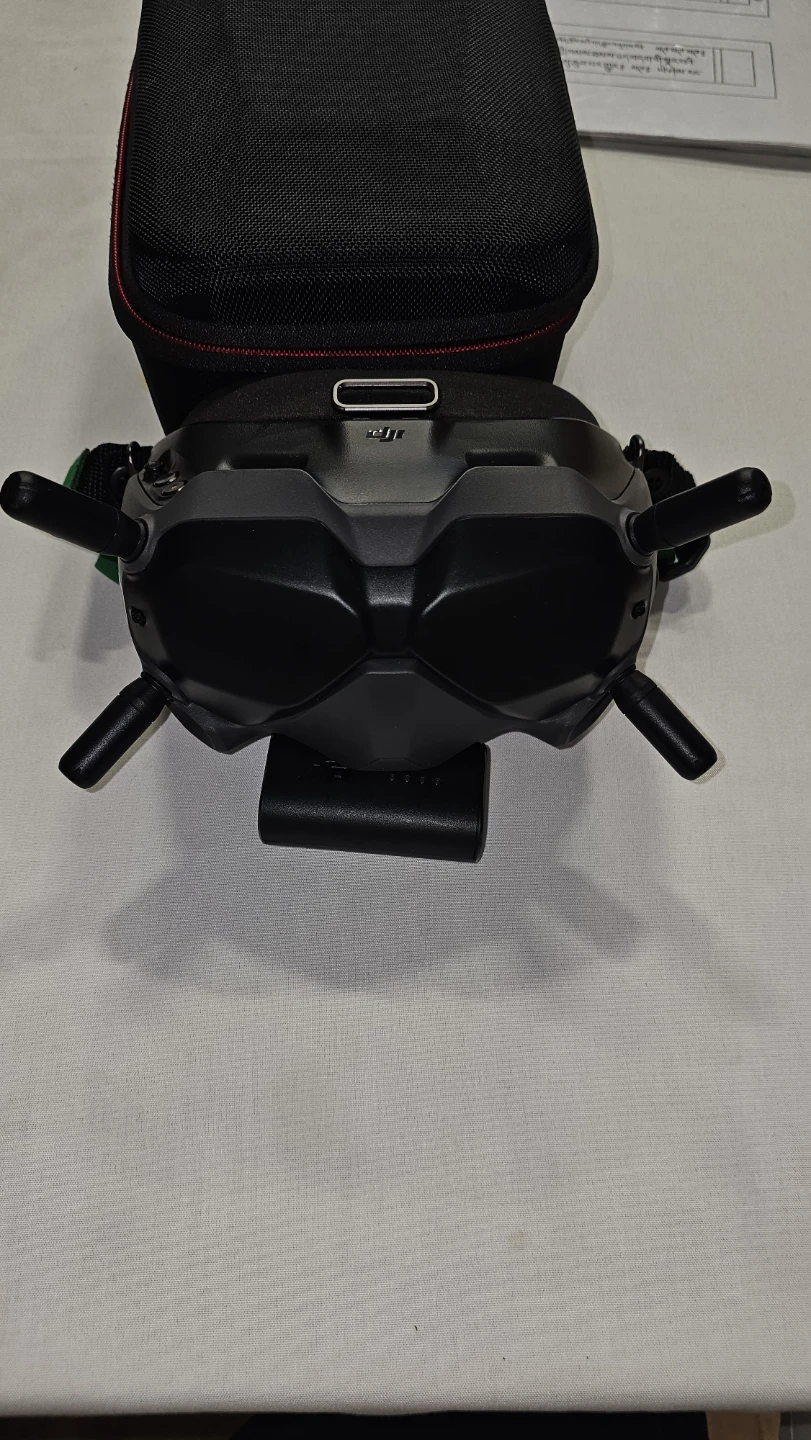 DJI FPV Goggles V2 with Case and Battery