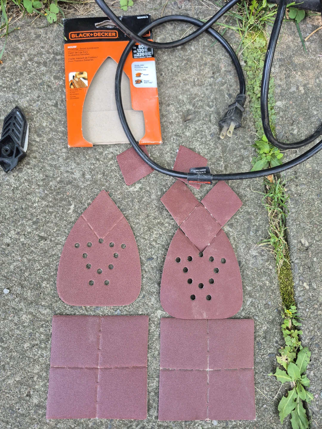 Black+Decker Sander with Sandpaper - photo 3