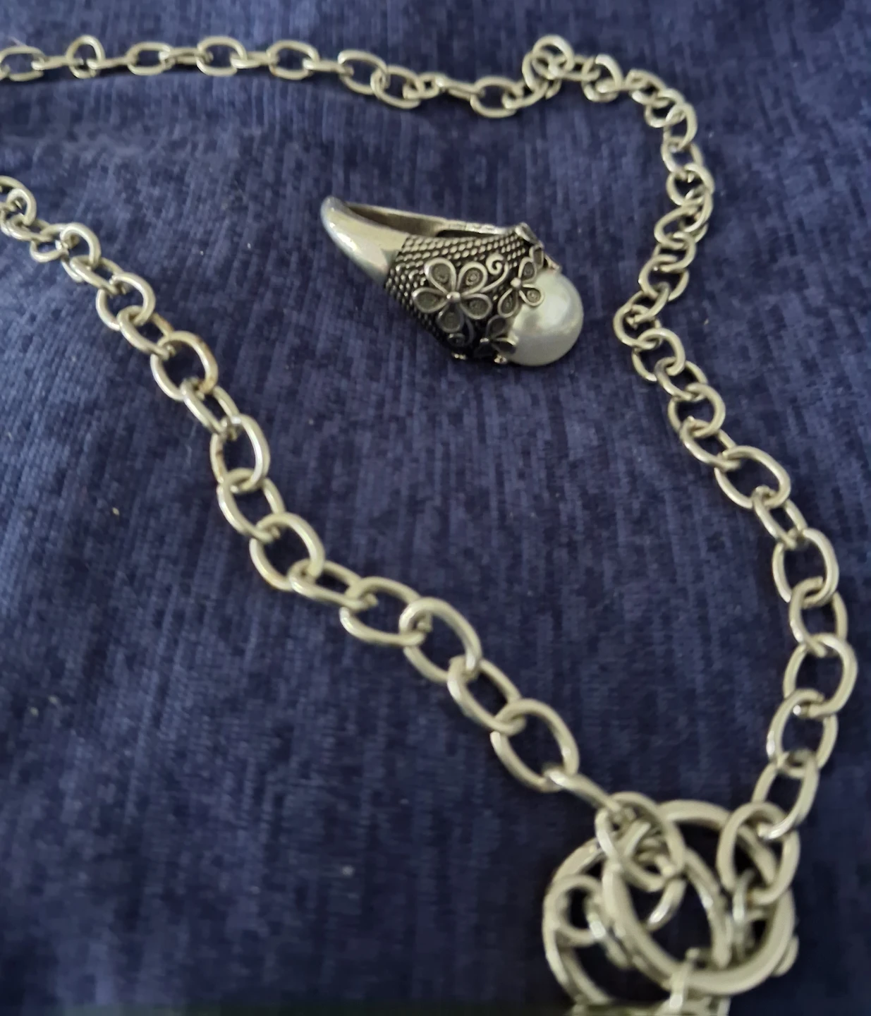 Vintage Style Pearl Ring and Heart Charm Necklace Set - photo 3