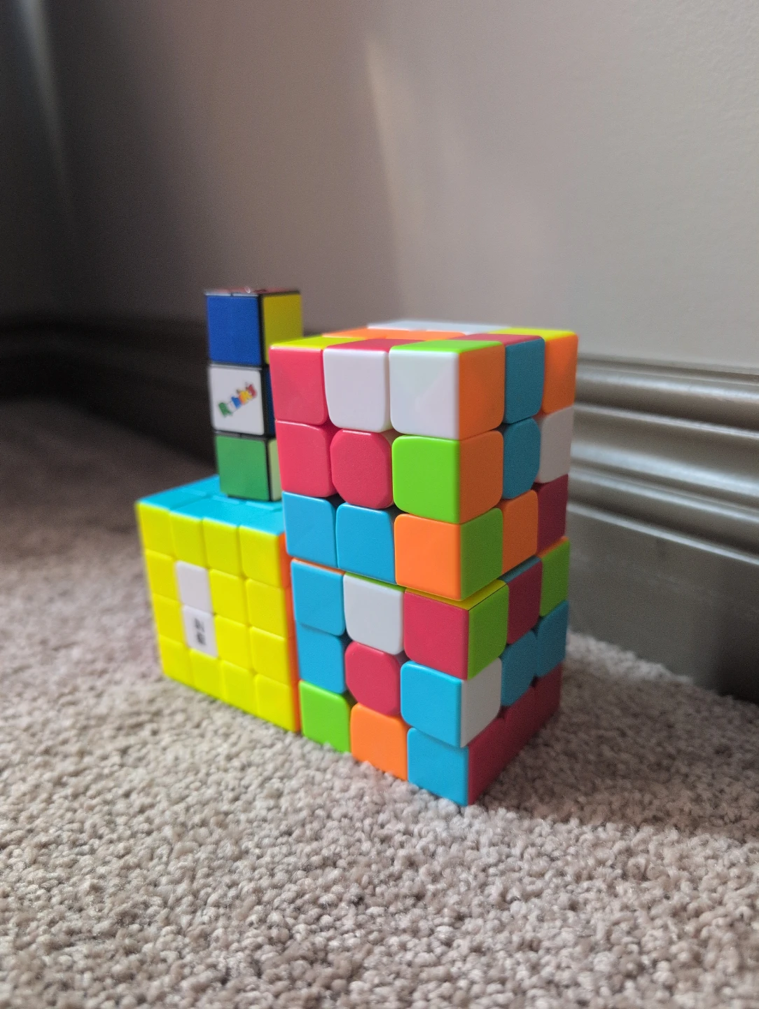 QiYi Rubix Cube Set + Bonus Keychain - photo 2