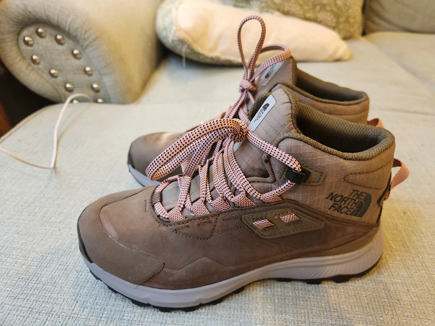 $40 Size 7.5 The North Face Cragstone Leather Hiking Boots - photo 2