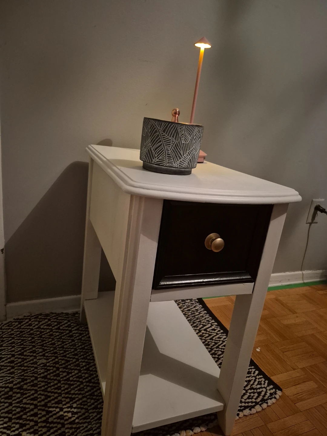 White and black bedroom/bathroom end table with drawer - photo 2
