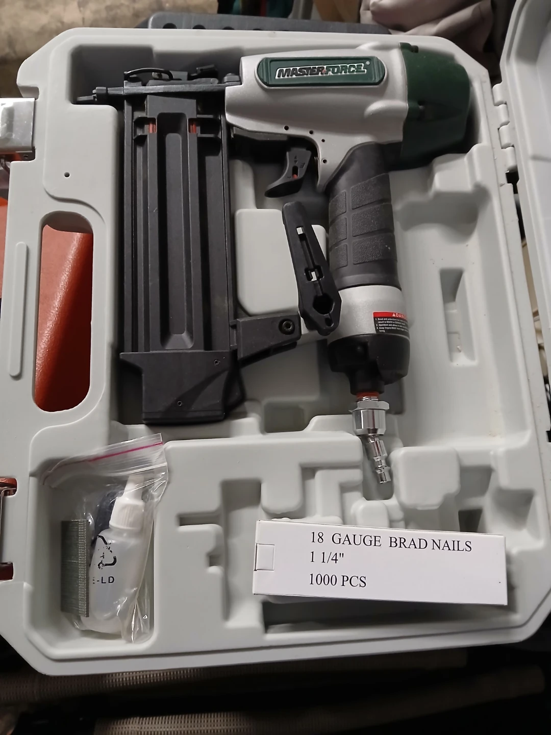 Master Force Brad Nailer with 1 1/4" Brad Nails - photo 4