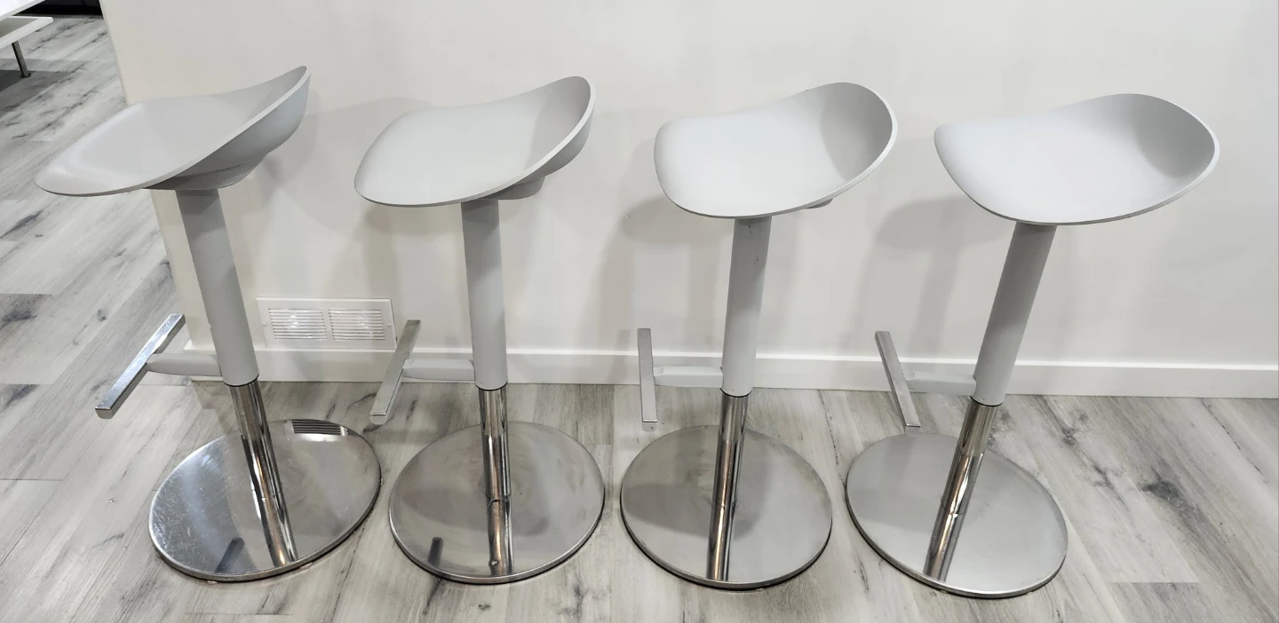 Set of 4 Grey Bar Stools - photo 4