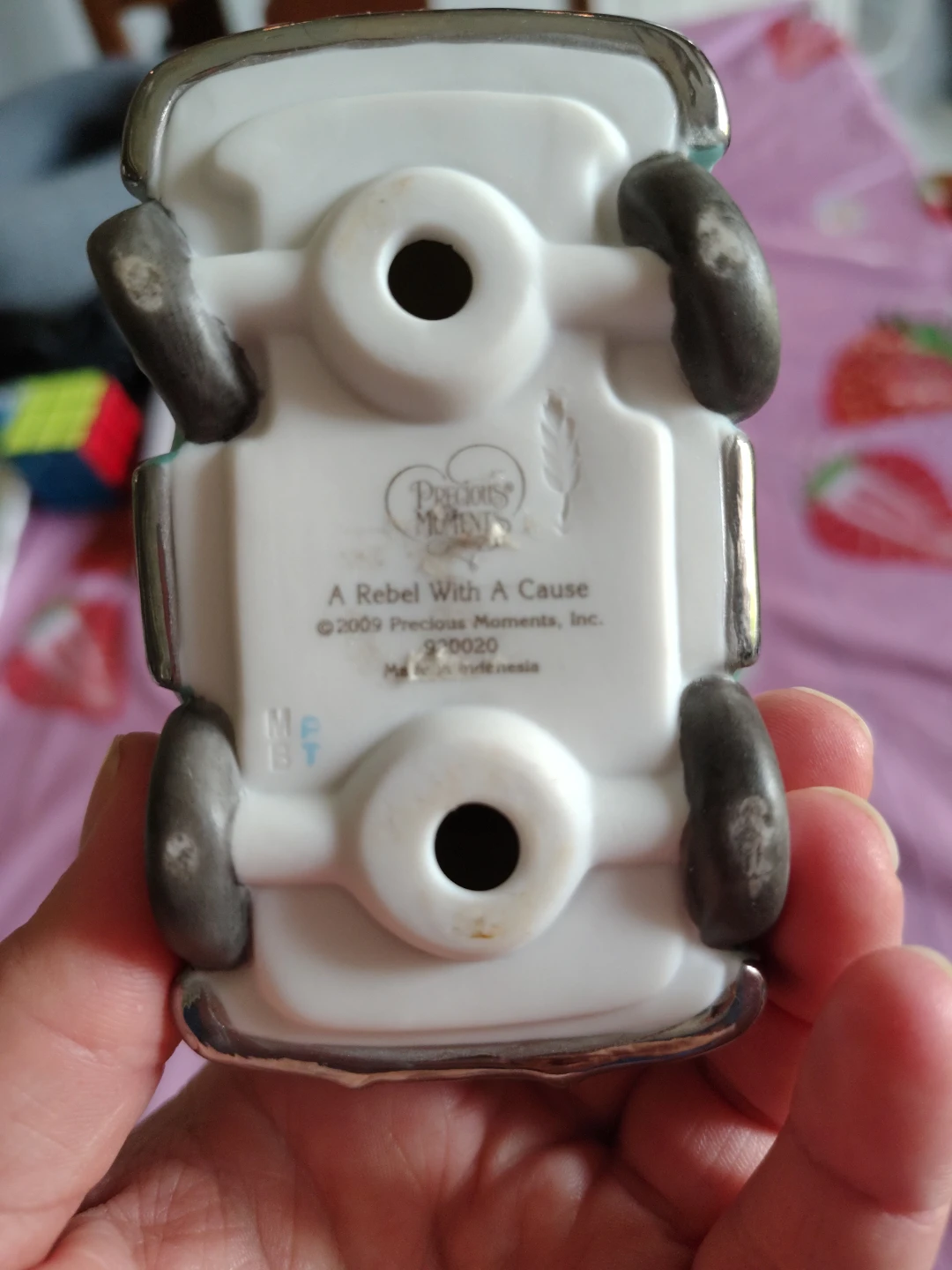 Precious Moments A Rebel With A Cause Figurine - photo 3