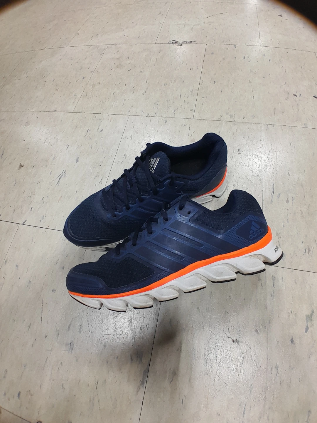 Adidas Running Shoes Used Like New Men's Size 10 - photo 5