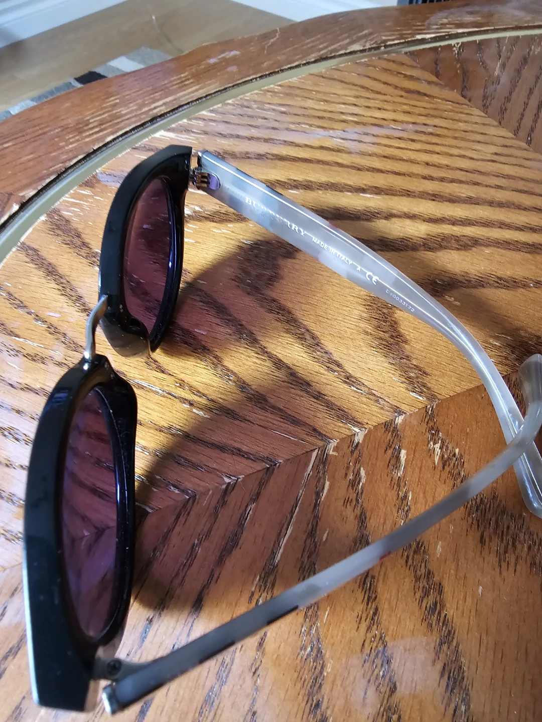 Burberry B4227 Round Sunglasses in great condition - photo 4