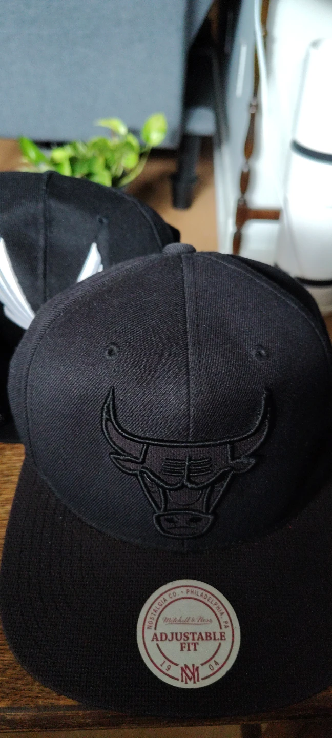 Mitchell & Ness Chicago Bulls Snapback Hat - photo 3