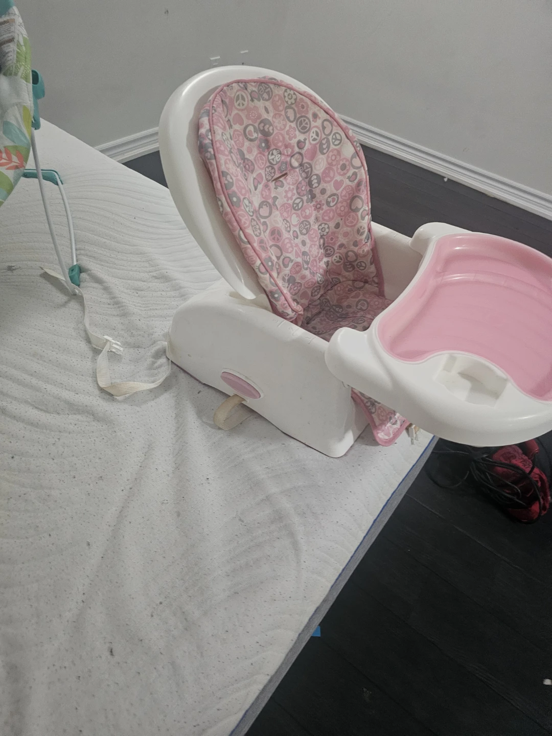 Pink Peace Sign Baby High Chair - photo 2