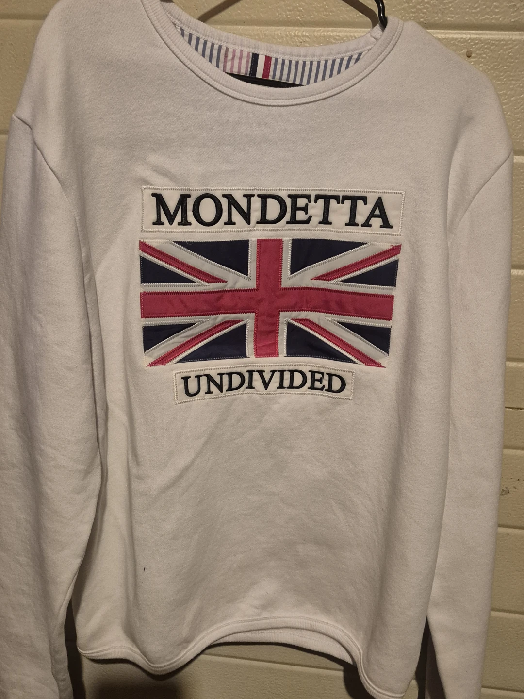 Mondetta Originals "A World Undivided" Sweatshirt XL