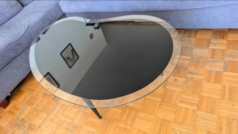 Unique Bean-Shaped Coffee Table with Glass Top