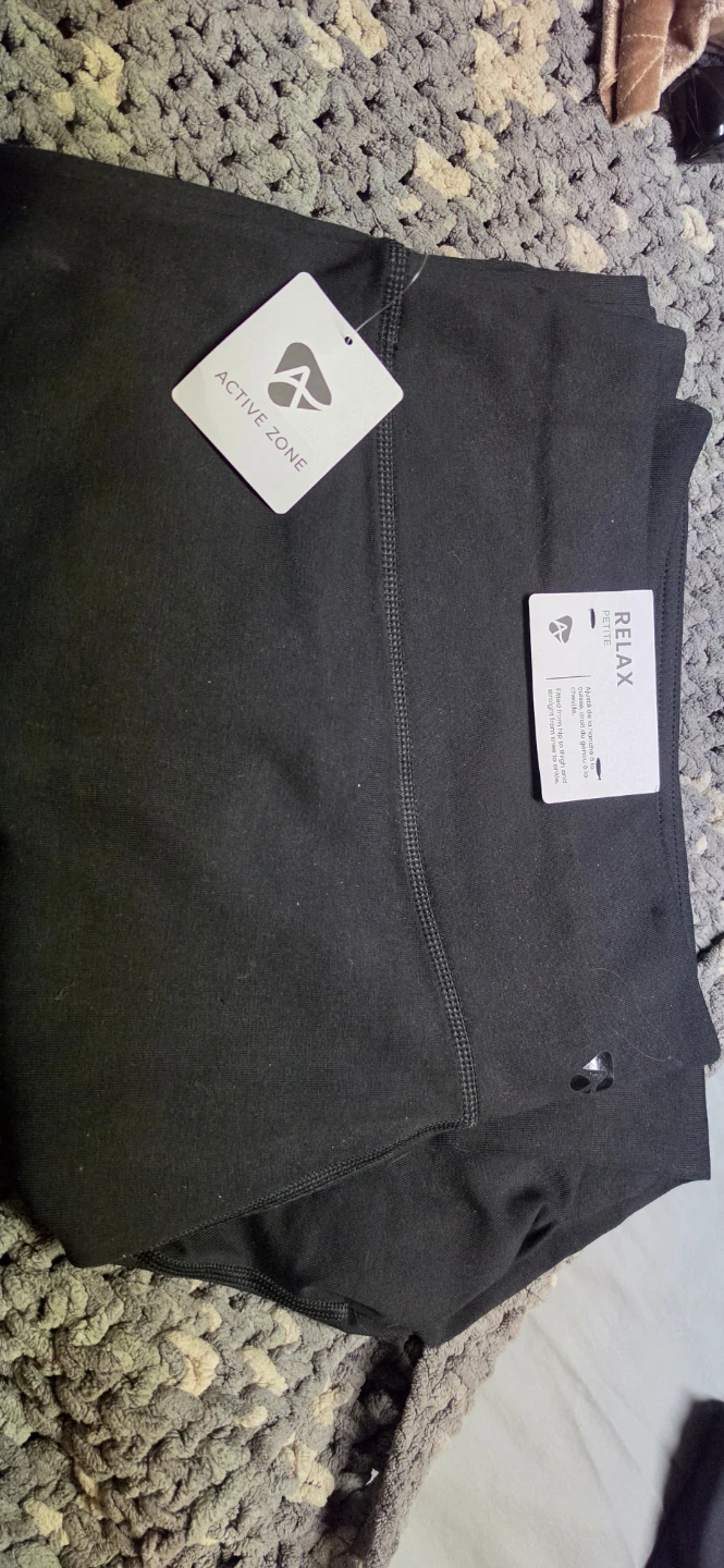 NWT Active Zone Relax Petite Black Leggings