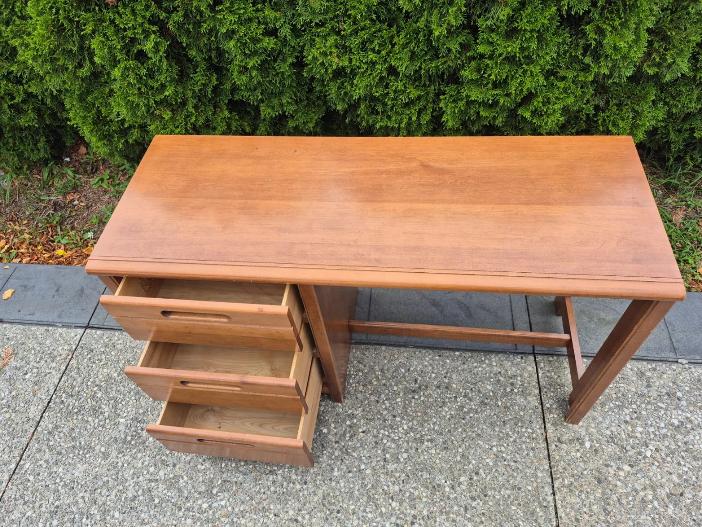 Wooden Study Desk / Home Office Desk – Excellent Condition - photo 3