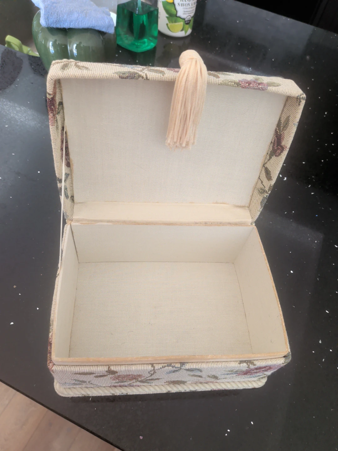 Chest with Tassel - photo 3