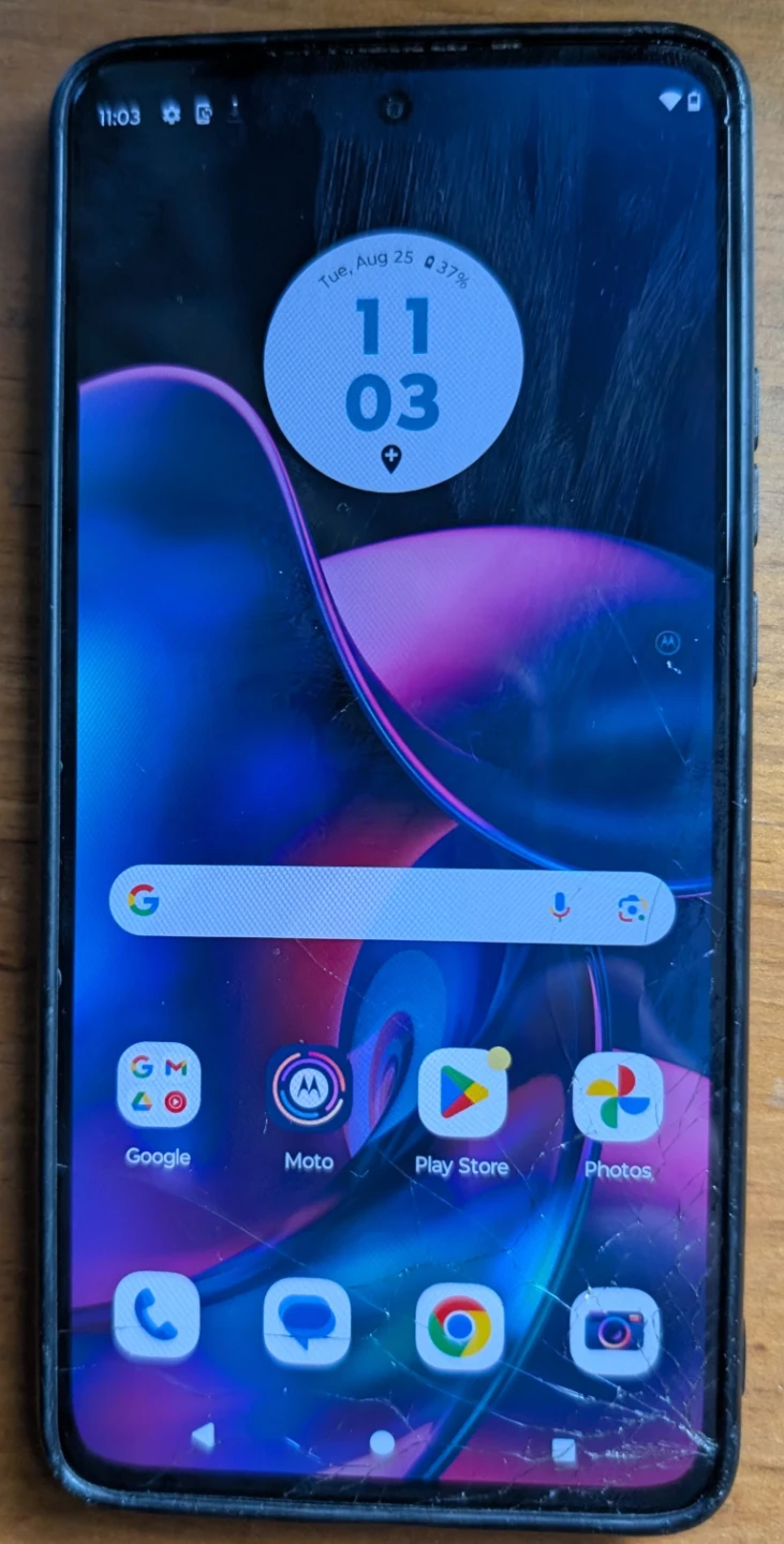 Motorola Smartphone - Cracked Screen