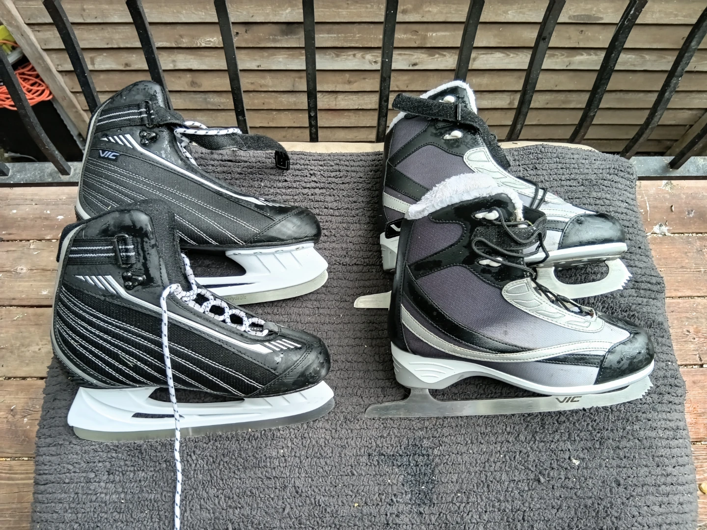 VIC Ice Skates Men's Size 7 & Woman's Size 9