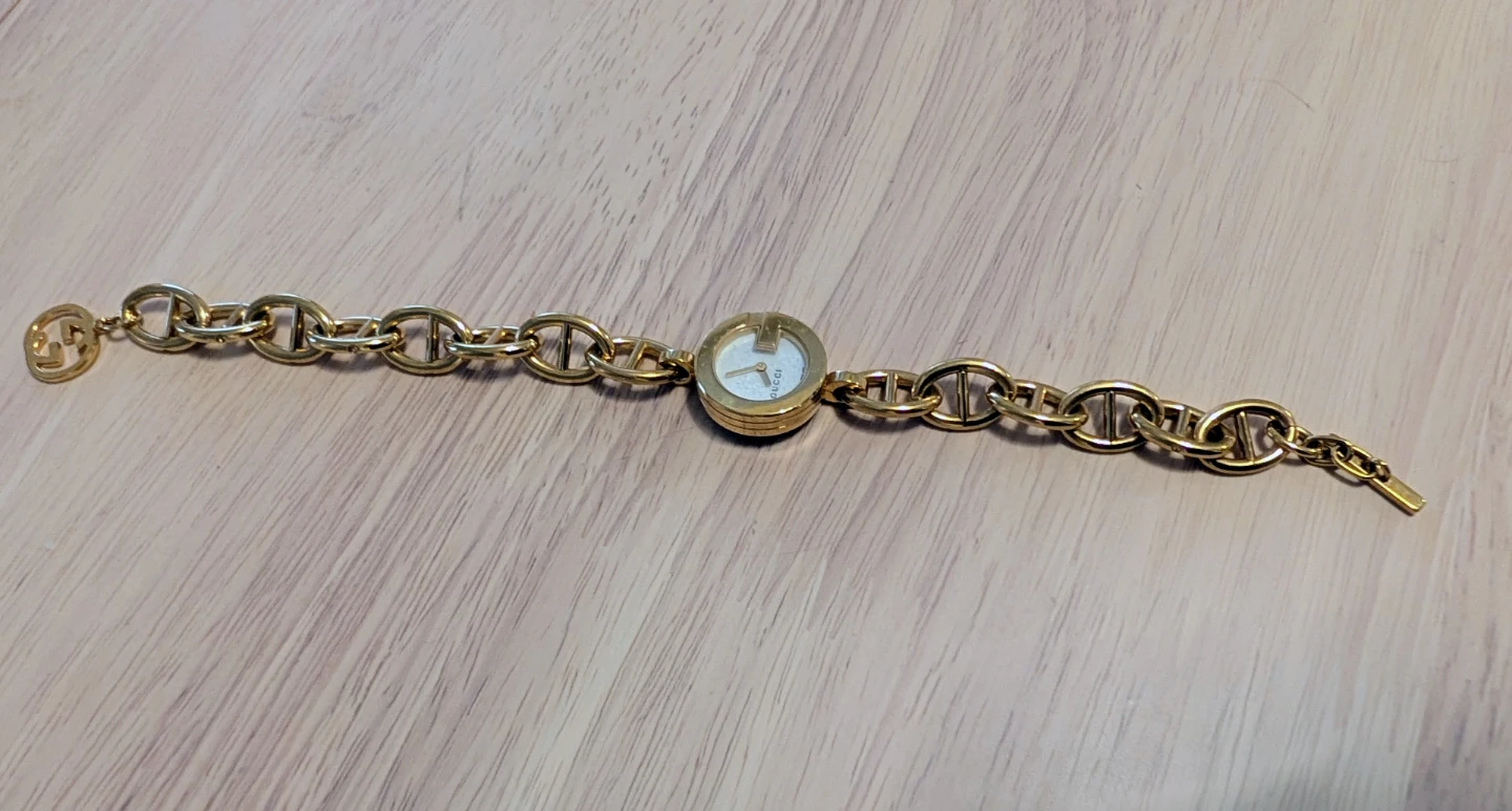 Vintage Gucci Women's Watch - Gold Tone Chain Link - photo 3