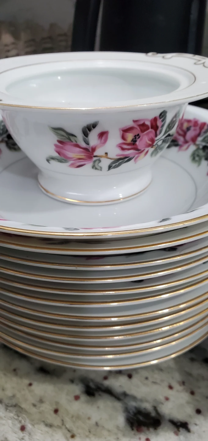 Sets of Porcelain Dinnerware. - photo 2