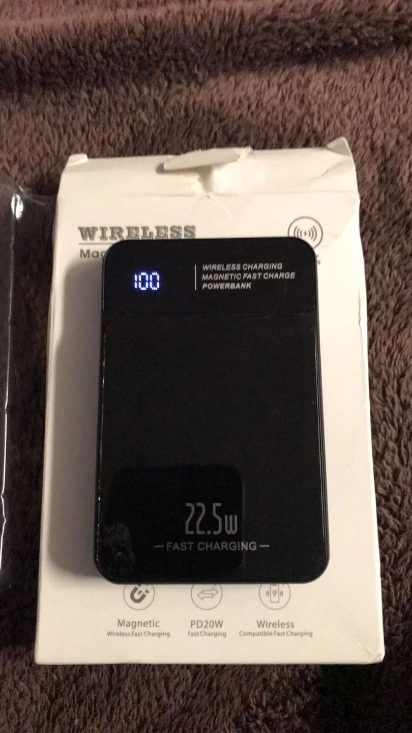 Wireless Magnetic Suction Fast Charger Powerbank - photo 5