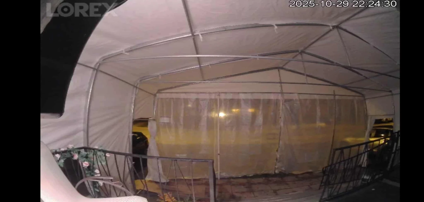 Abris d'auto double /double car shelter