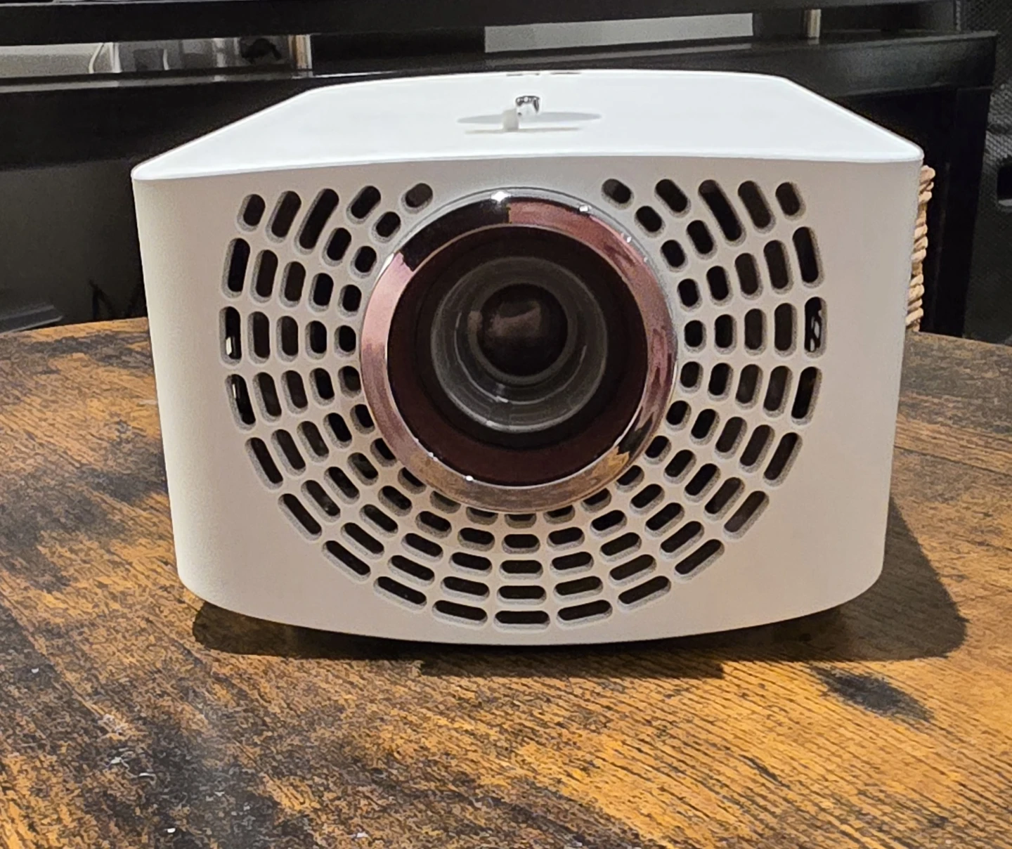 LG Portable Projector - photo 2