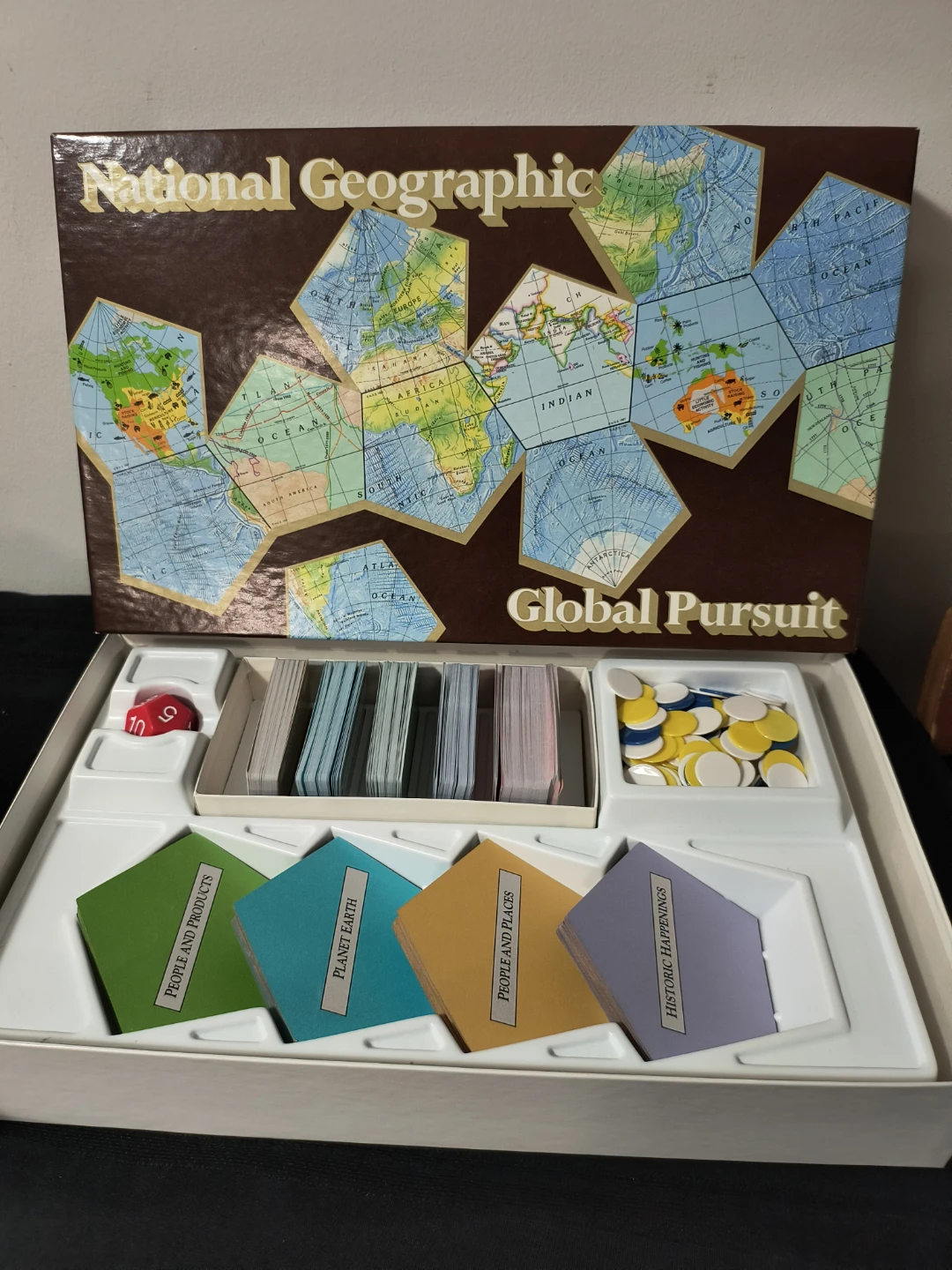 National Geographic Global Pursuit Board Game - photo 2