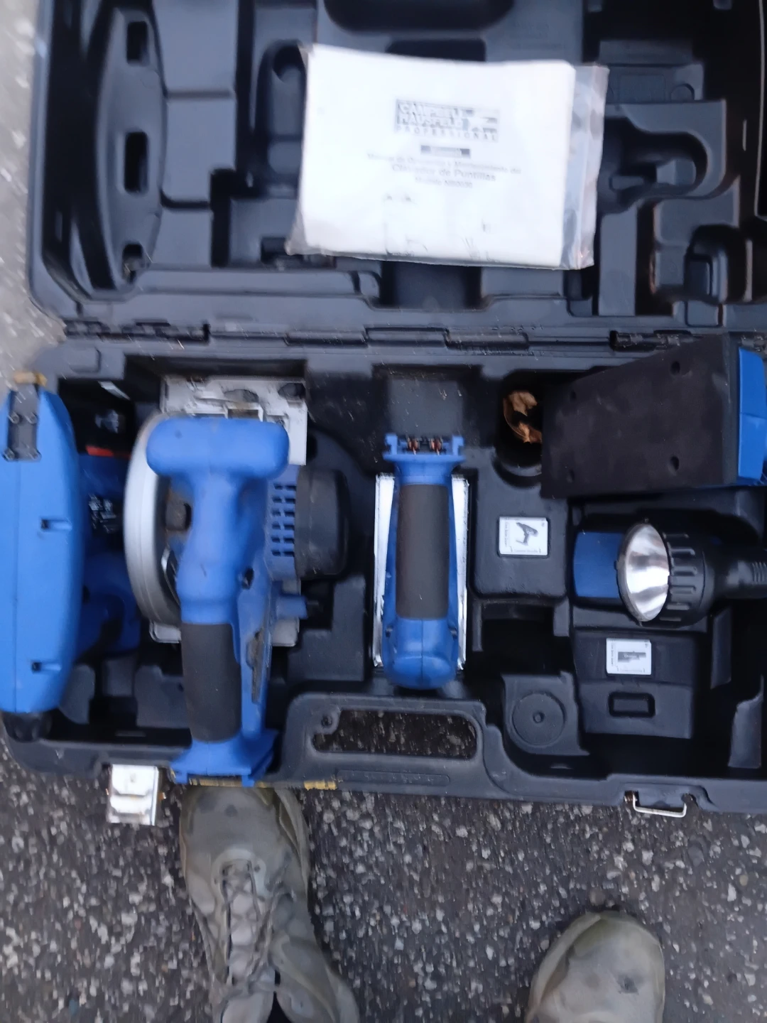 Campbell Hausfeld NB0030 Pneumatic Nailer Kit
