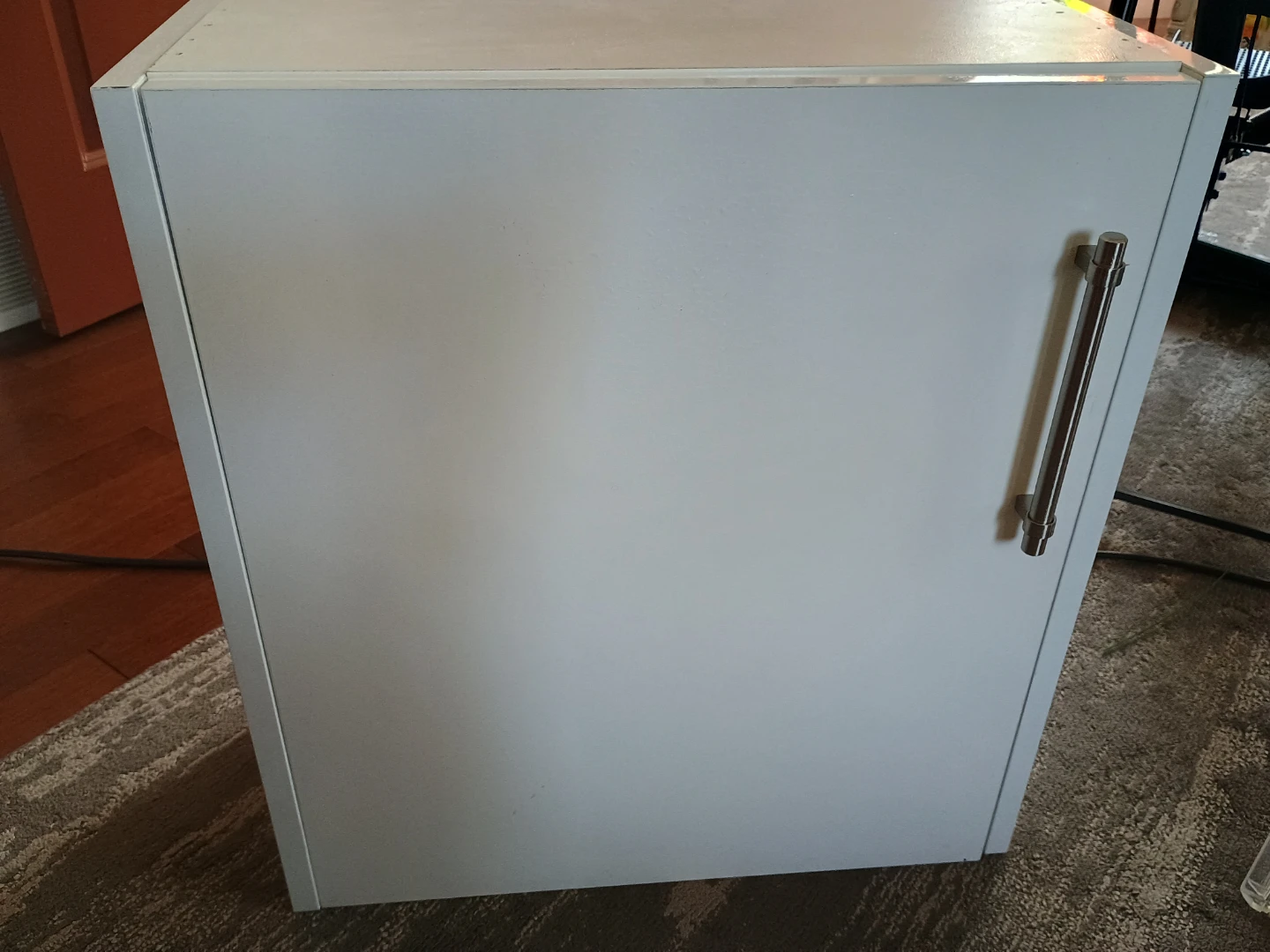 Cabinet hardwood White with door