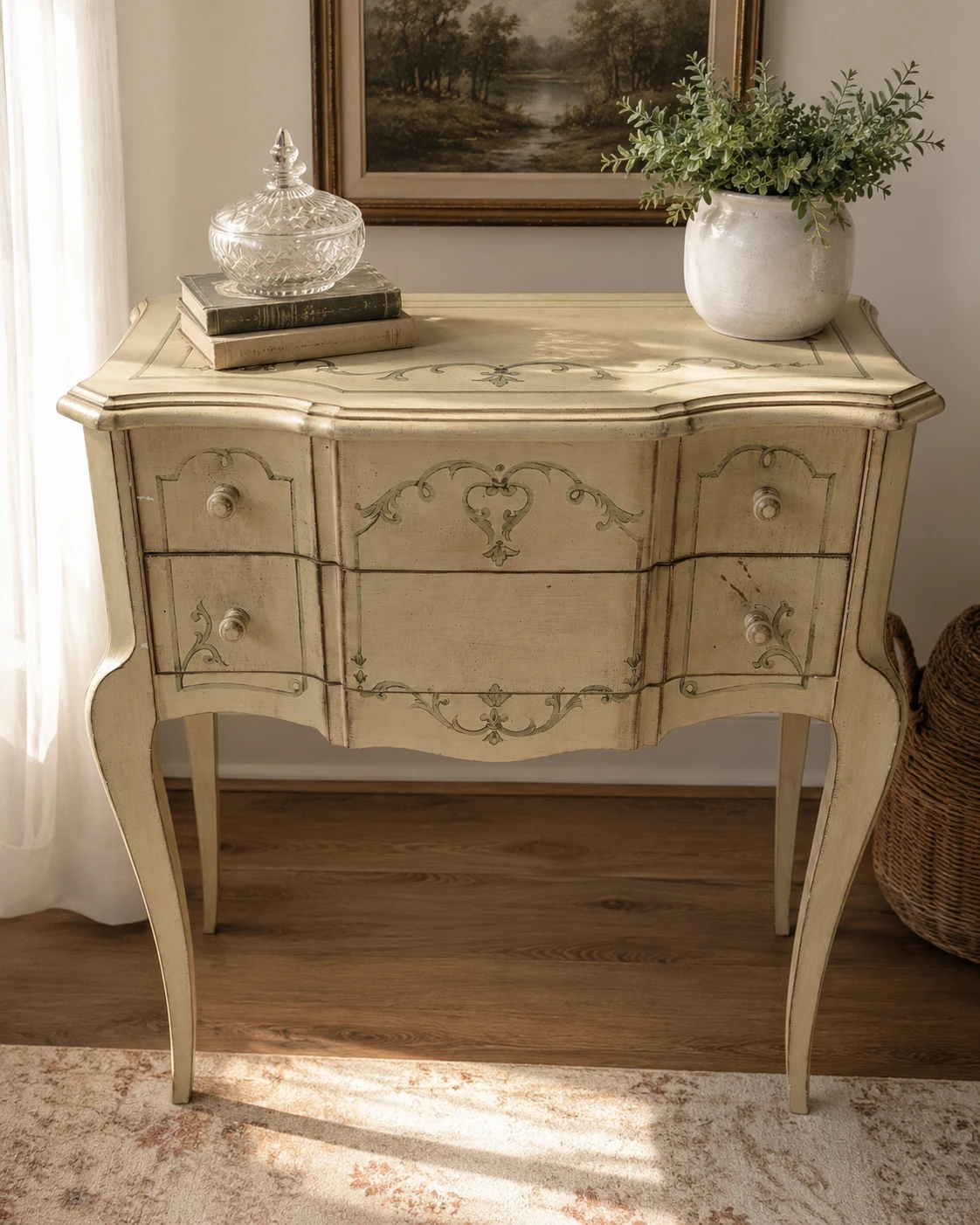 Vintage French Provincial End table / Night Stand