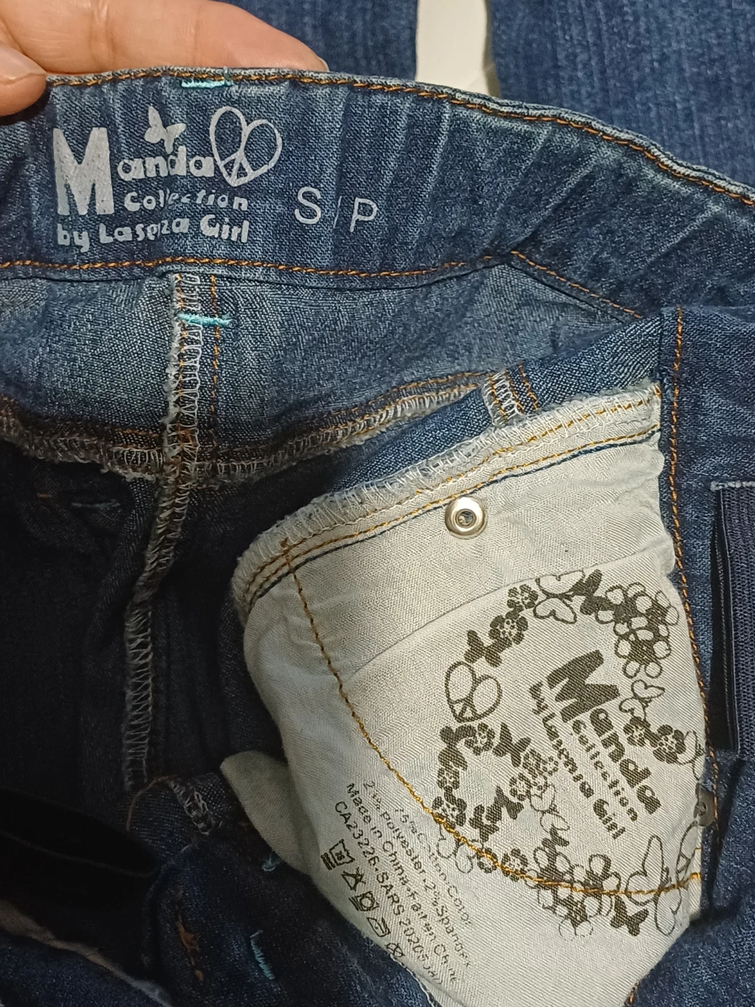 FREE: 3 pair Girl's Jeans- LaSenza, Levi's & Manda - photo 4