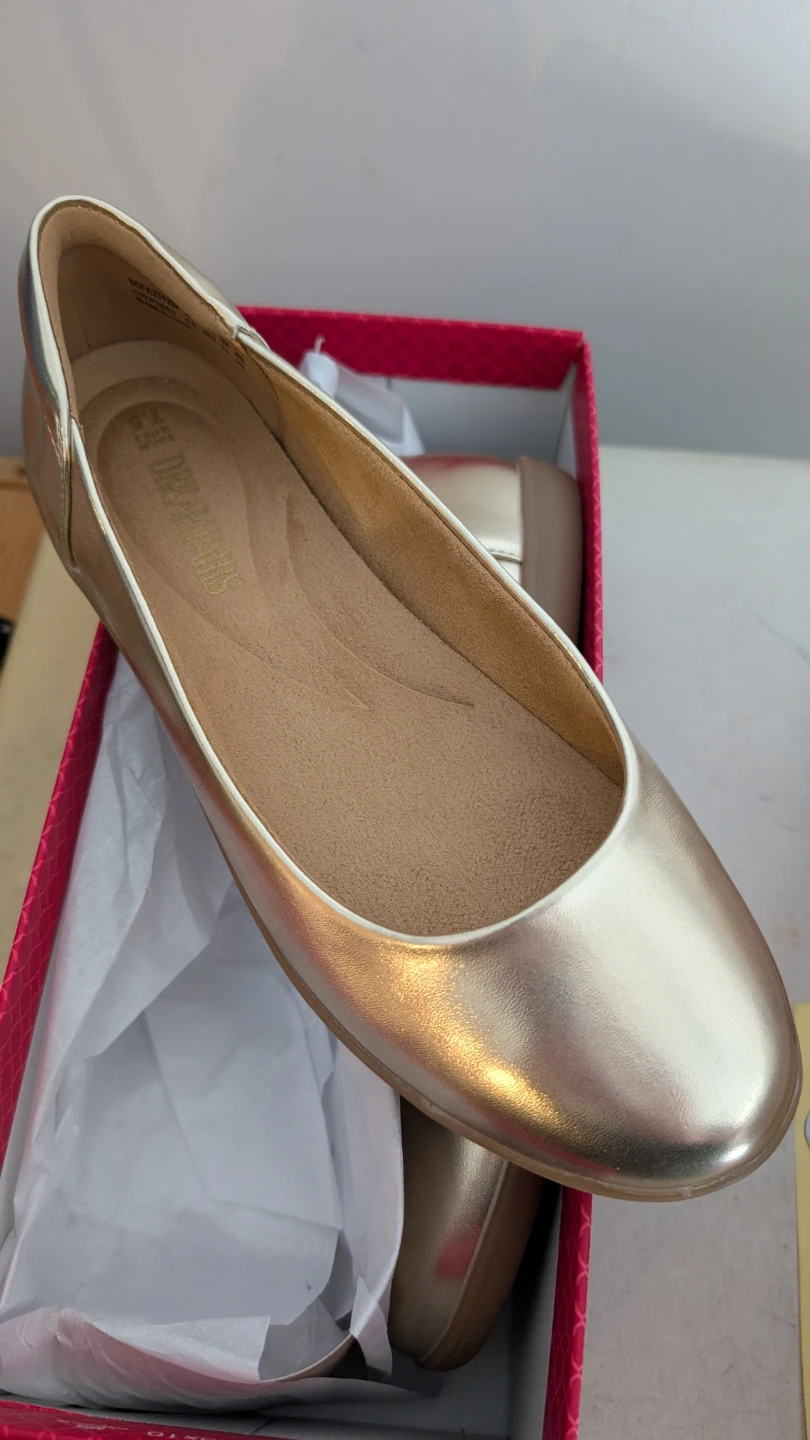 Brand new gold flats, size 8