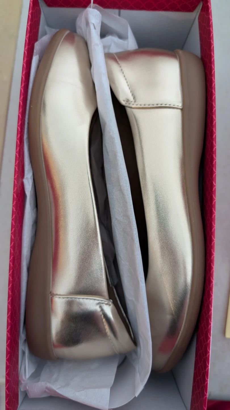 Brand new gold flats, size 8 - photo 2