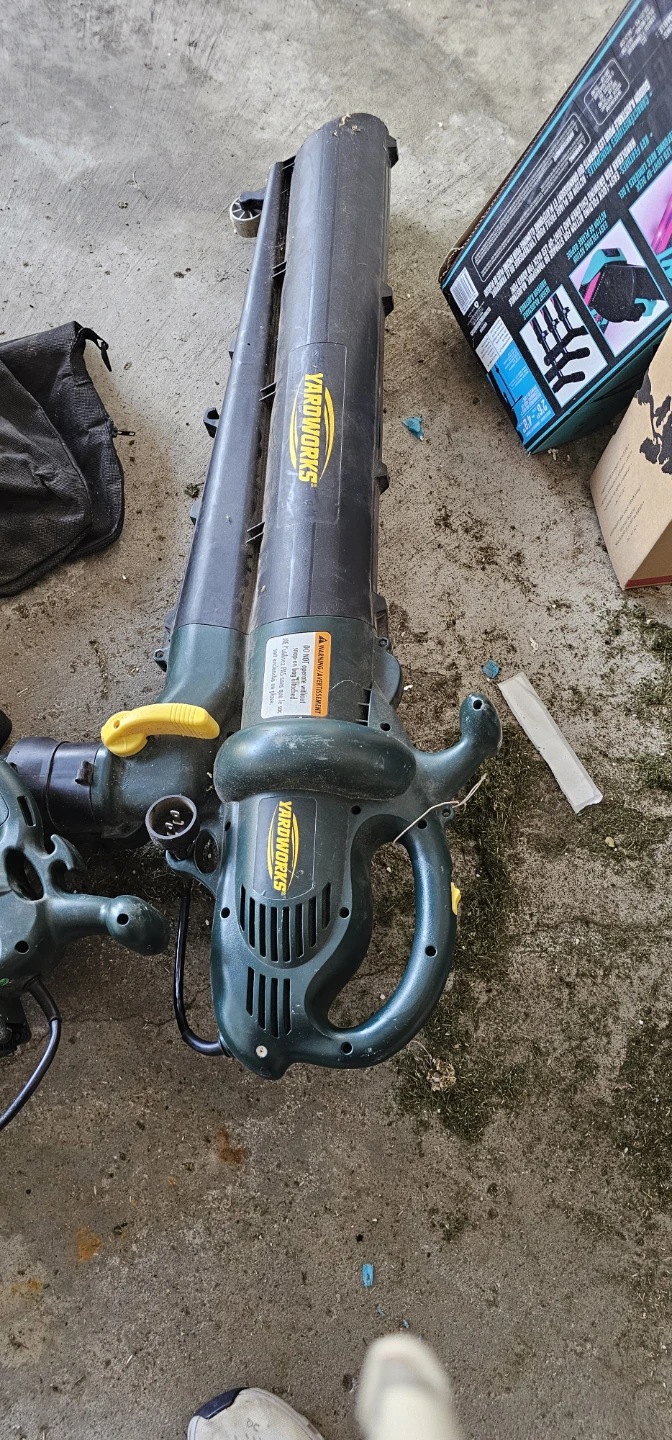 Yardworks Leaf Blower with Accessories - photo 2