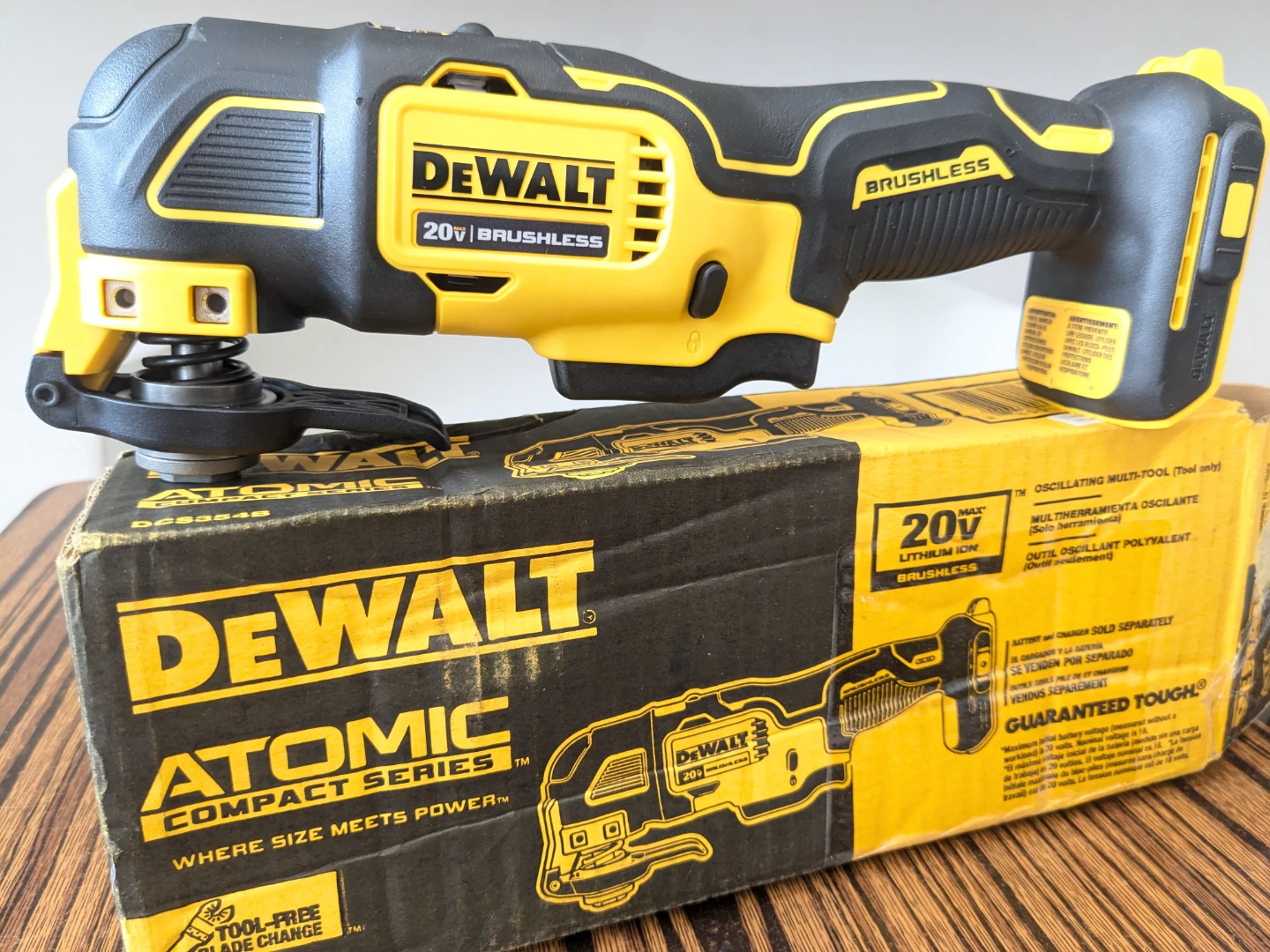20V Max DeWalt ATOMIC Brushless Oscillating Multi-tool