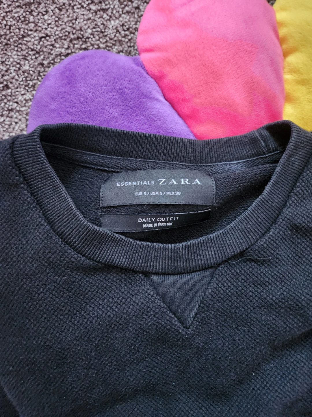 Zara Essentials Black Crewneck Sweatshirt - photo 2