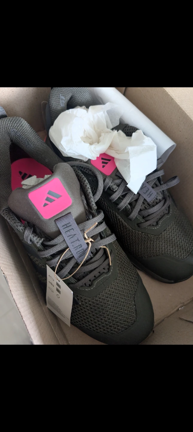 NEW Adidas Training Shoes Size 9 - Unisex - Never Worn