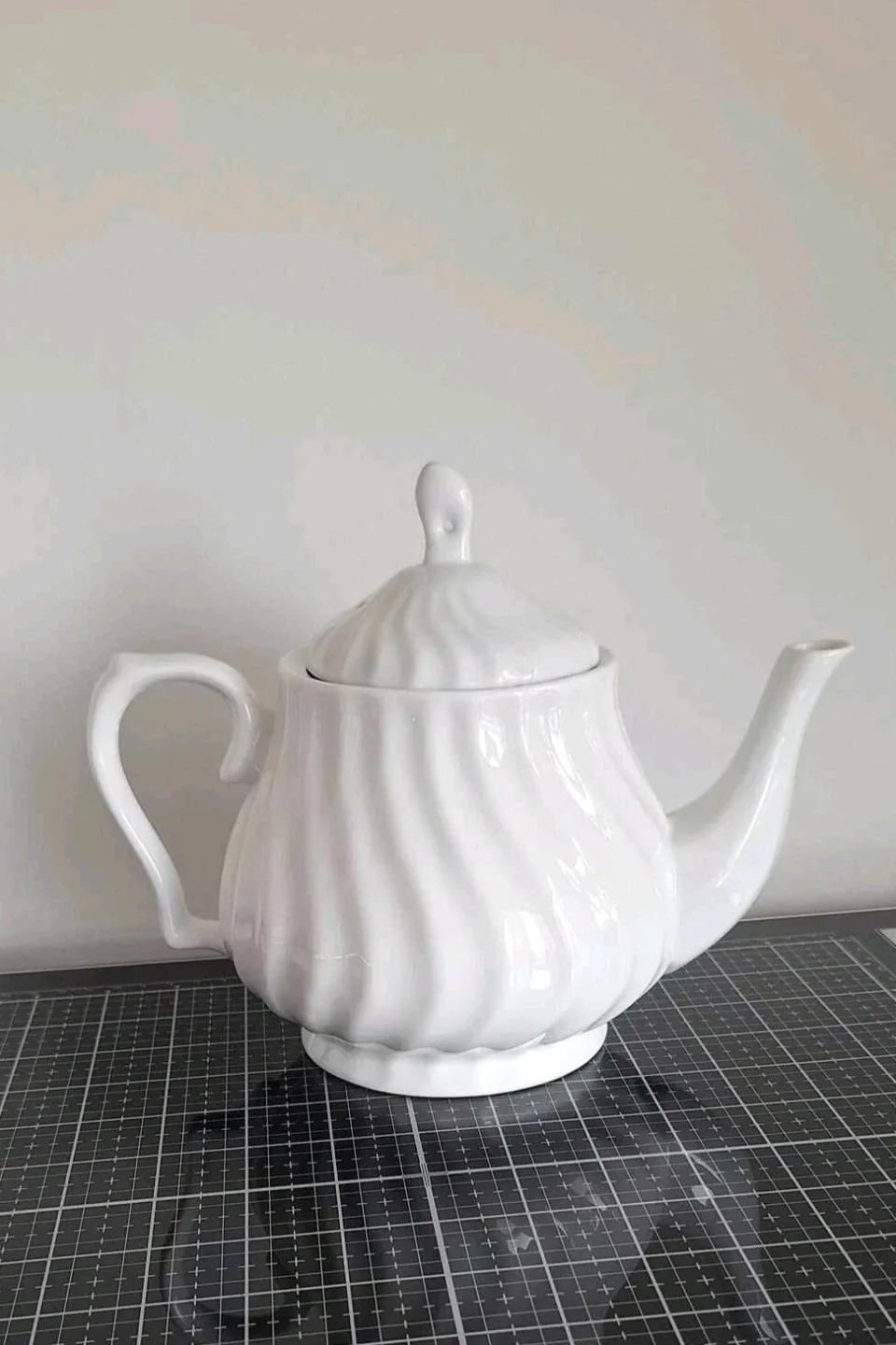 Royal Oak Gourmet White Ceramic Teapot 6 Cup