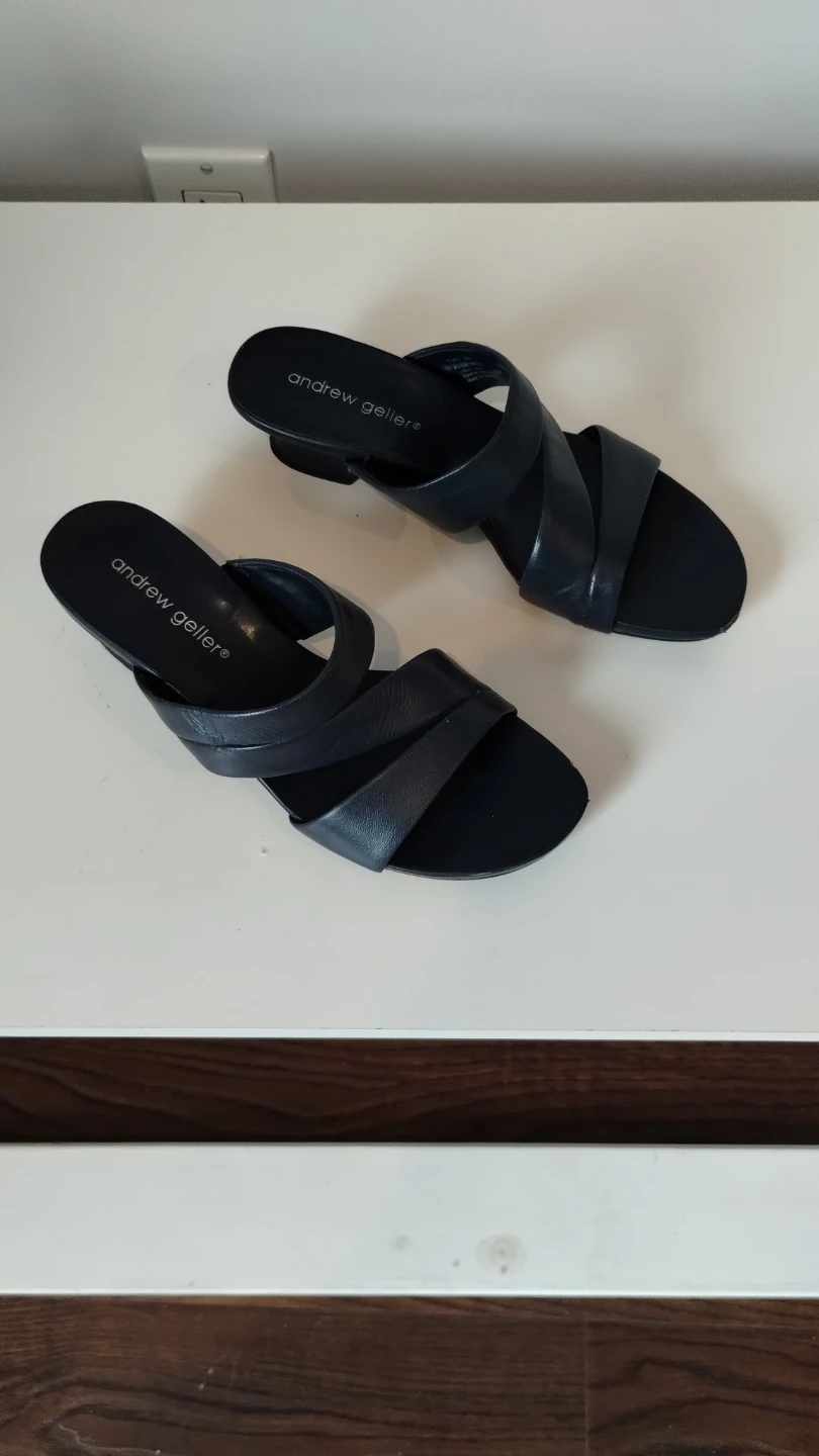 Andrew Geller Black Wedge Sandals Size 8 - photo 2