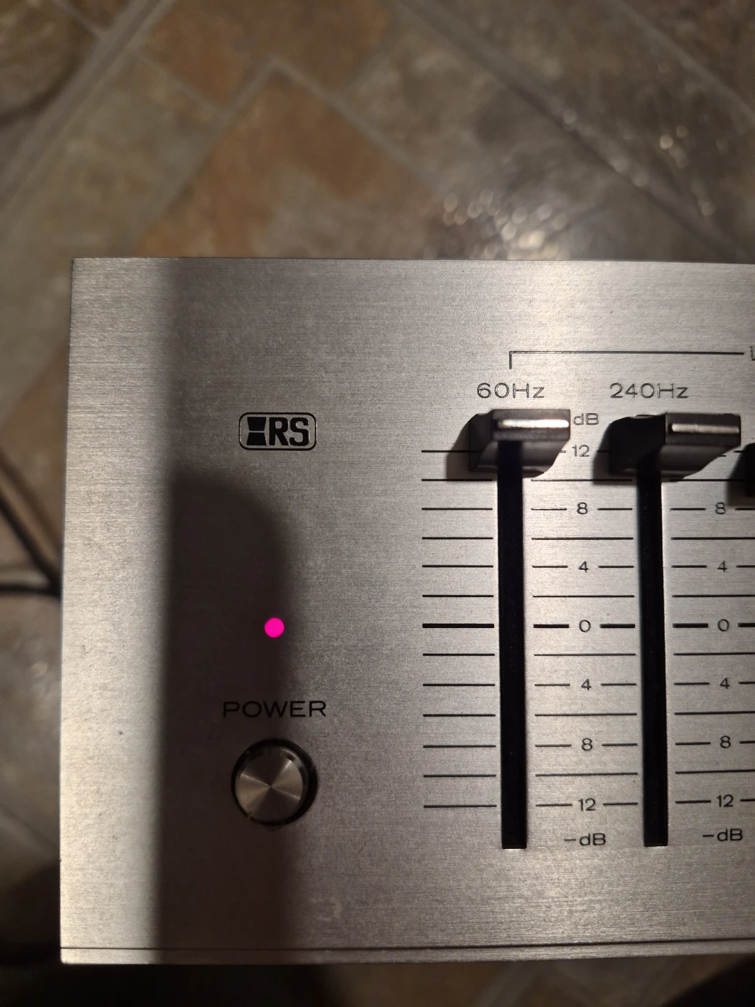 Realistic Five Band Stereo Frequency Equalizer - photo 4