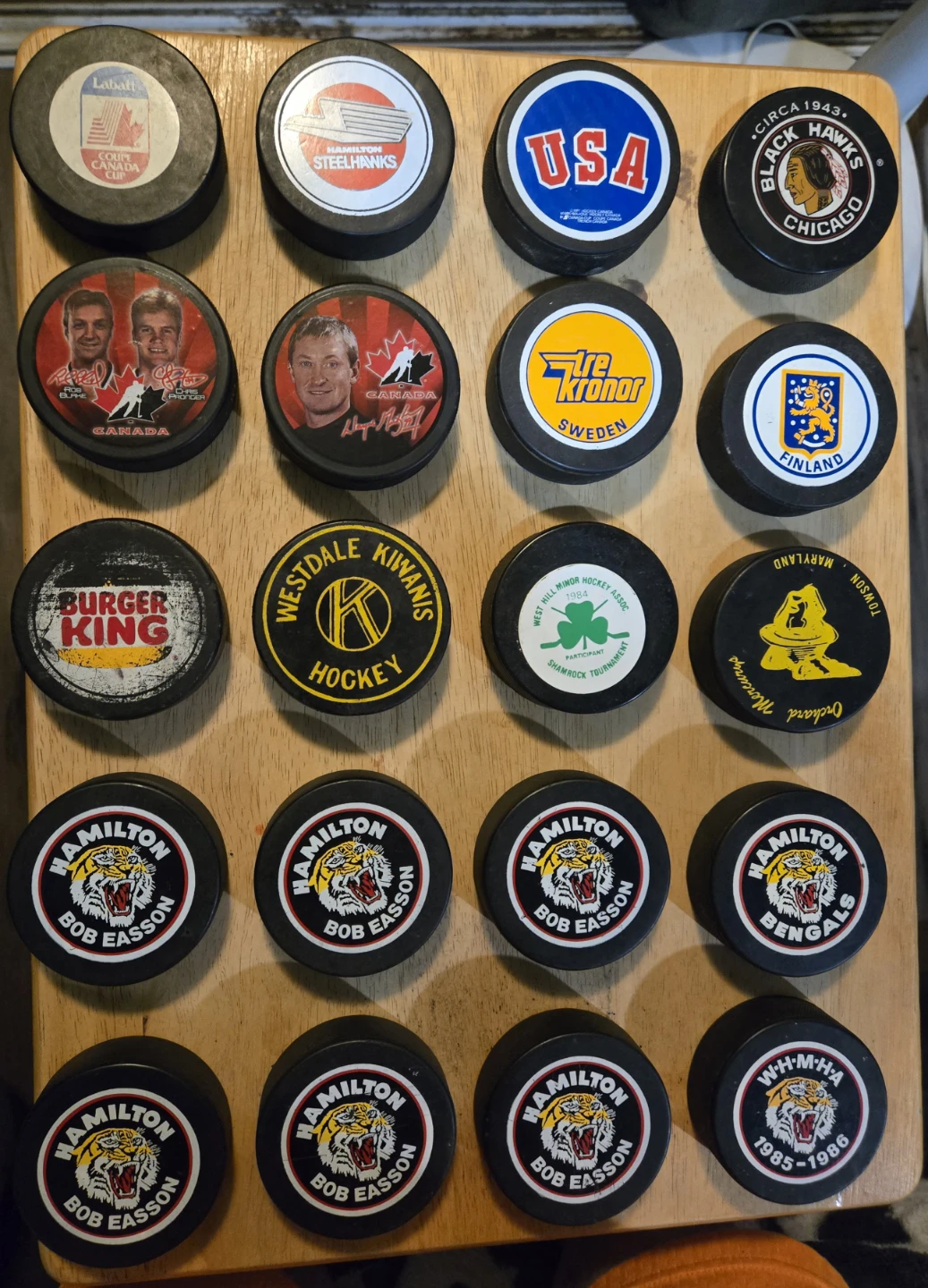 Hockey Hall of Fame Collectible Puck Set
