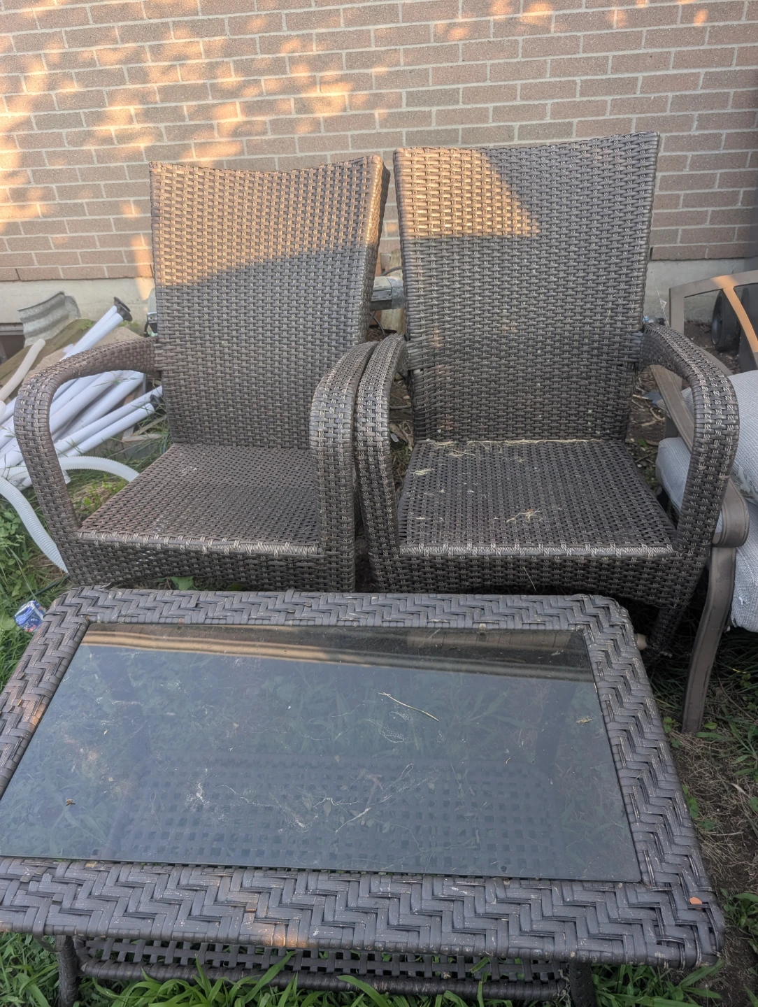 Wicker patio chairs and coffee table - photo 2