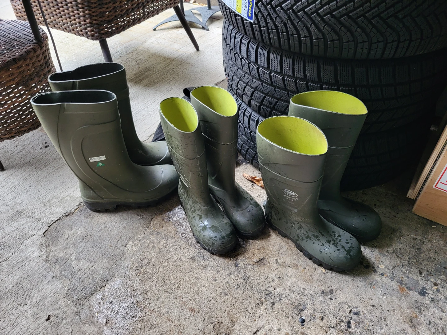 NEW...Steel tow StepliteX Protective Boots sizes 6, 7, and 8