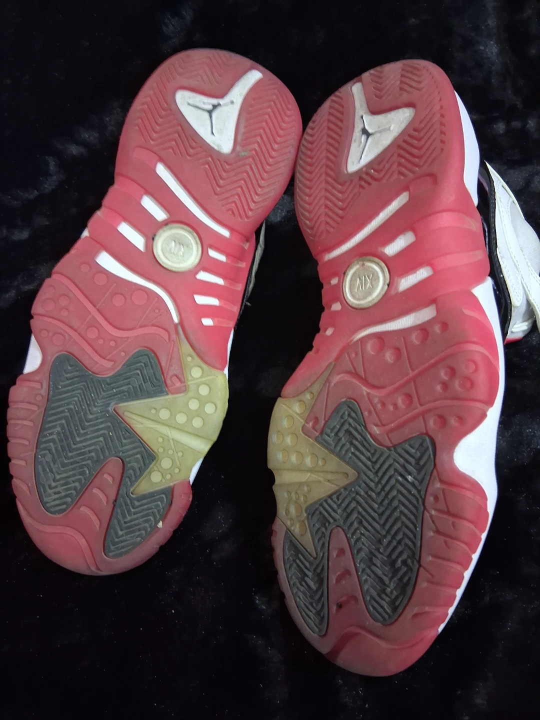 Air Jordan Retro White Red Black Basketball Shoes - photo 4