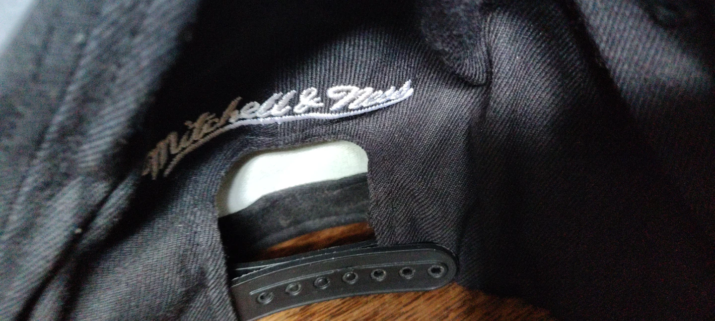 Mitchell & Ness Chicago Bulls Snapback Hat - photo 5