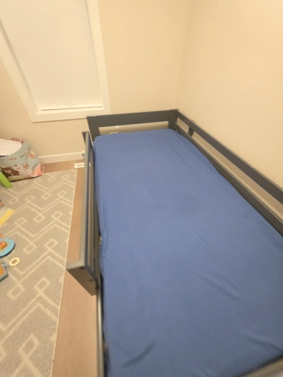 WOODEN BUNK BED - GOOD TIMBER - GOOD  CONDITION (2 beds) - photo 4